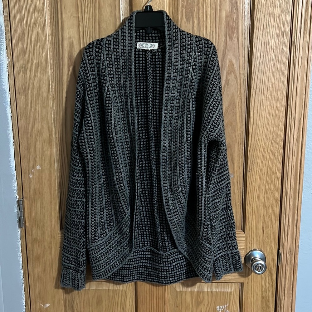 Cardigan. Brand: Pink Rose. Size S